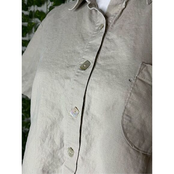 Vintage Blue Fin Pearl Button Up Collared Shirt - Picture 4 of 7